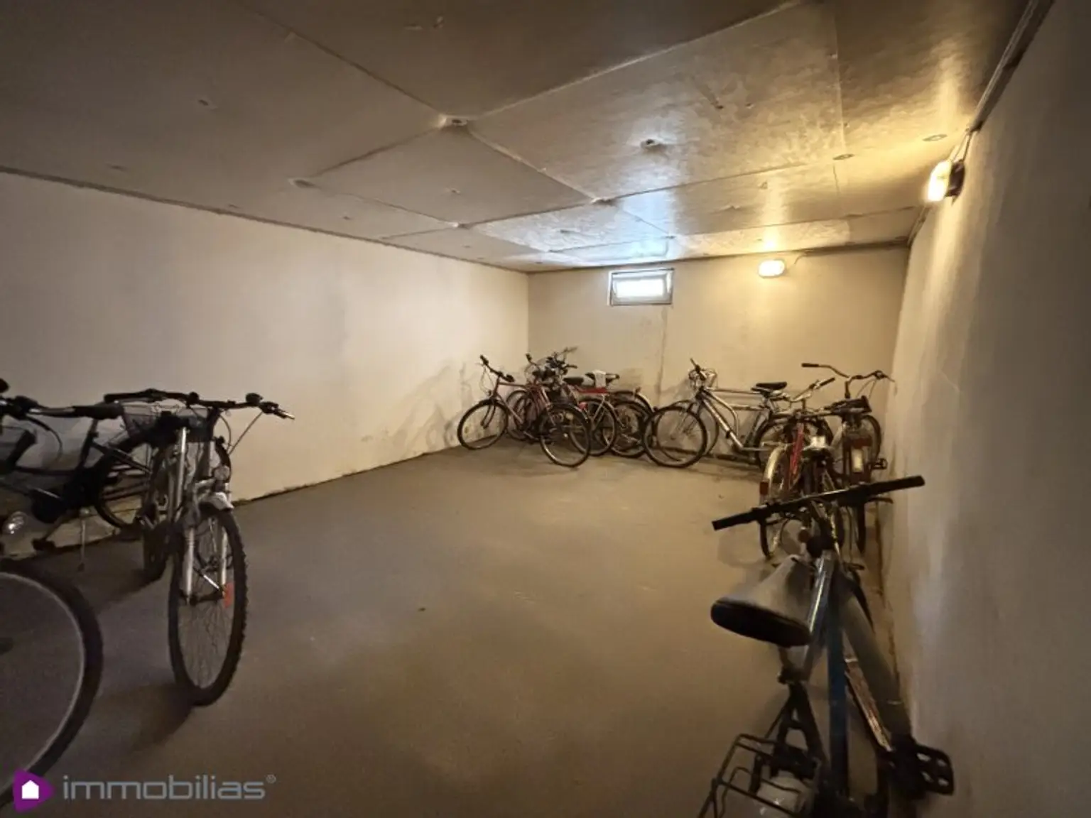 Charmante 3-Zimmer-Wohnung mit Gemeinschaftsgarten und Parkplatz im Herzen von Gänserndorf