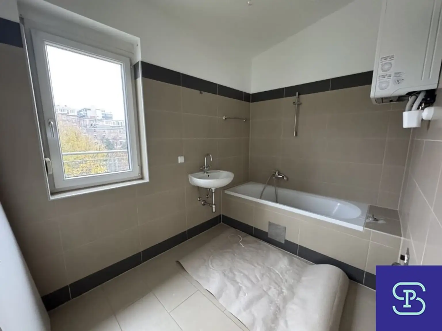 Provisionsfrei: Unbefristete 65m² DG-Wohnung + 2 Terrassen mit Grünblick - 1100 Wien