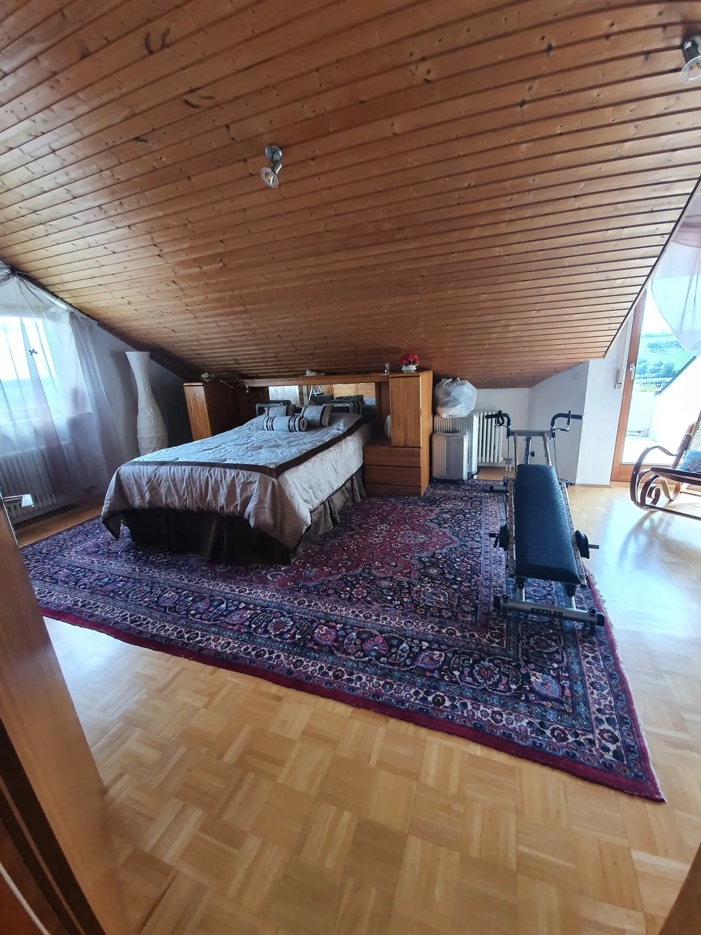 Schlafzimmer DG