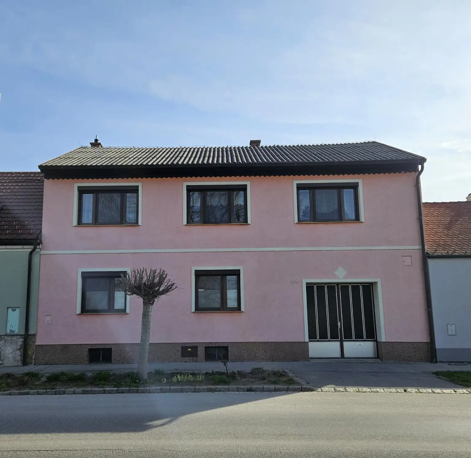 Straßenansicht Haus (1)