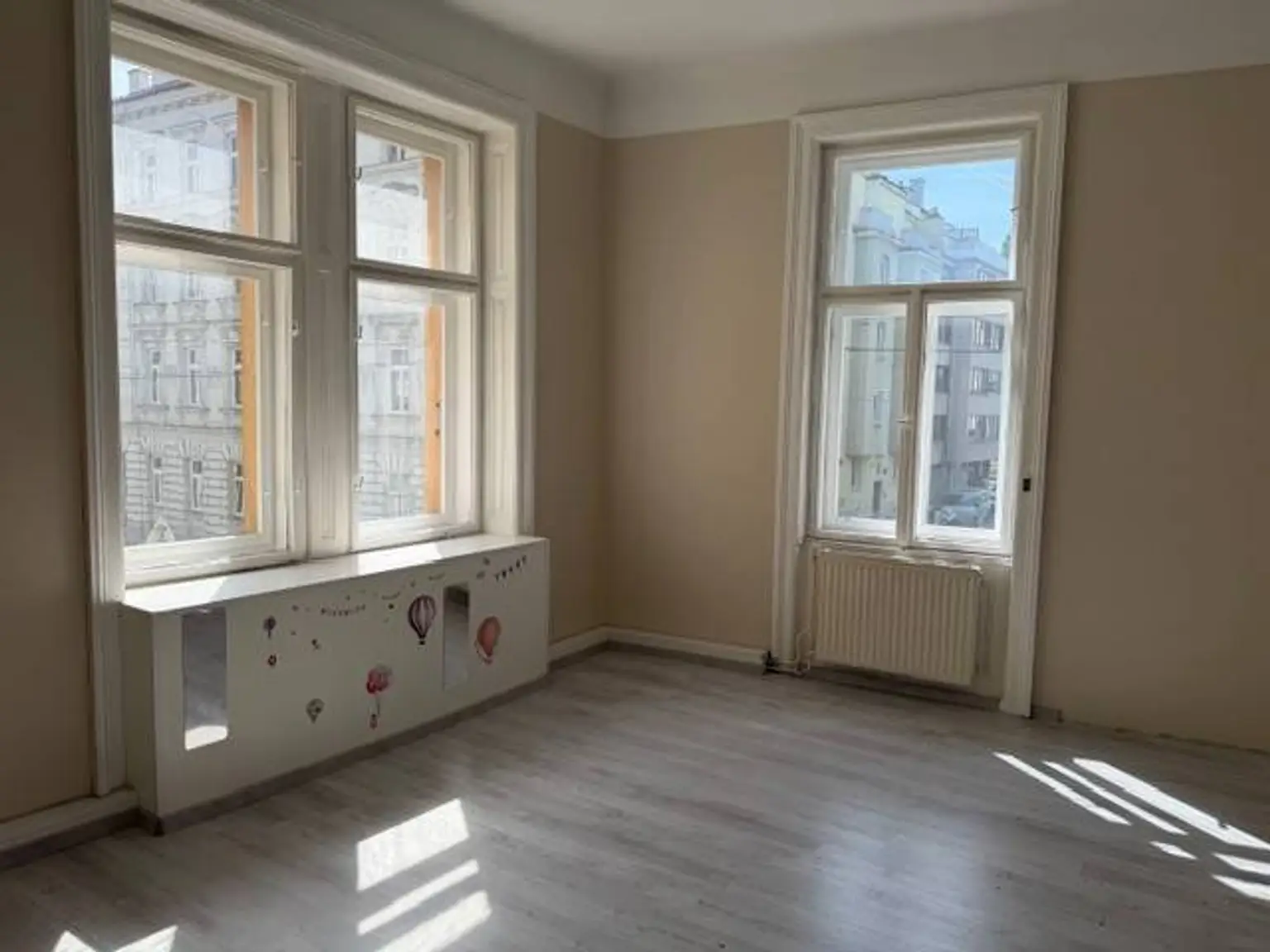 Stadtwohntraum ca.90 m²  in bester Ottakringer Lage - Renovierungsbedürftiges Juwel mit viel Potential !