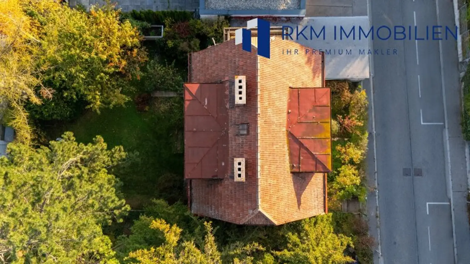 Traumhaftes Einfamilienhaus in Wien 1230: 9 Zimmer, Garten, Balkon und Garage!