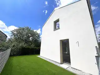 Garten/ KI Rasen