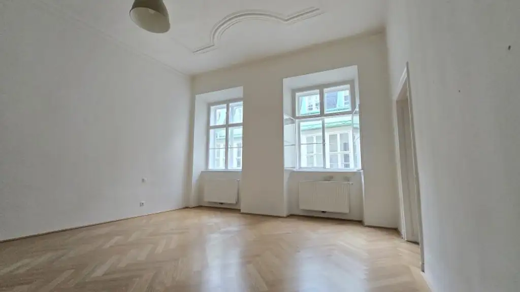 Traumhafte 2-Zimmer-Altbauwohnung in super zentraler Innenstadtlage