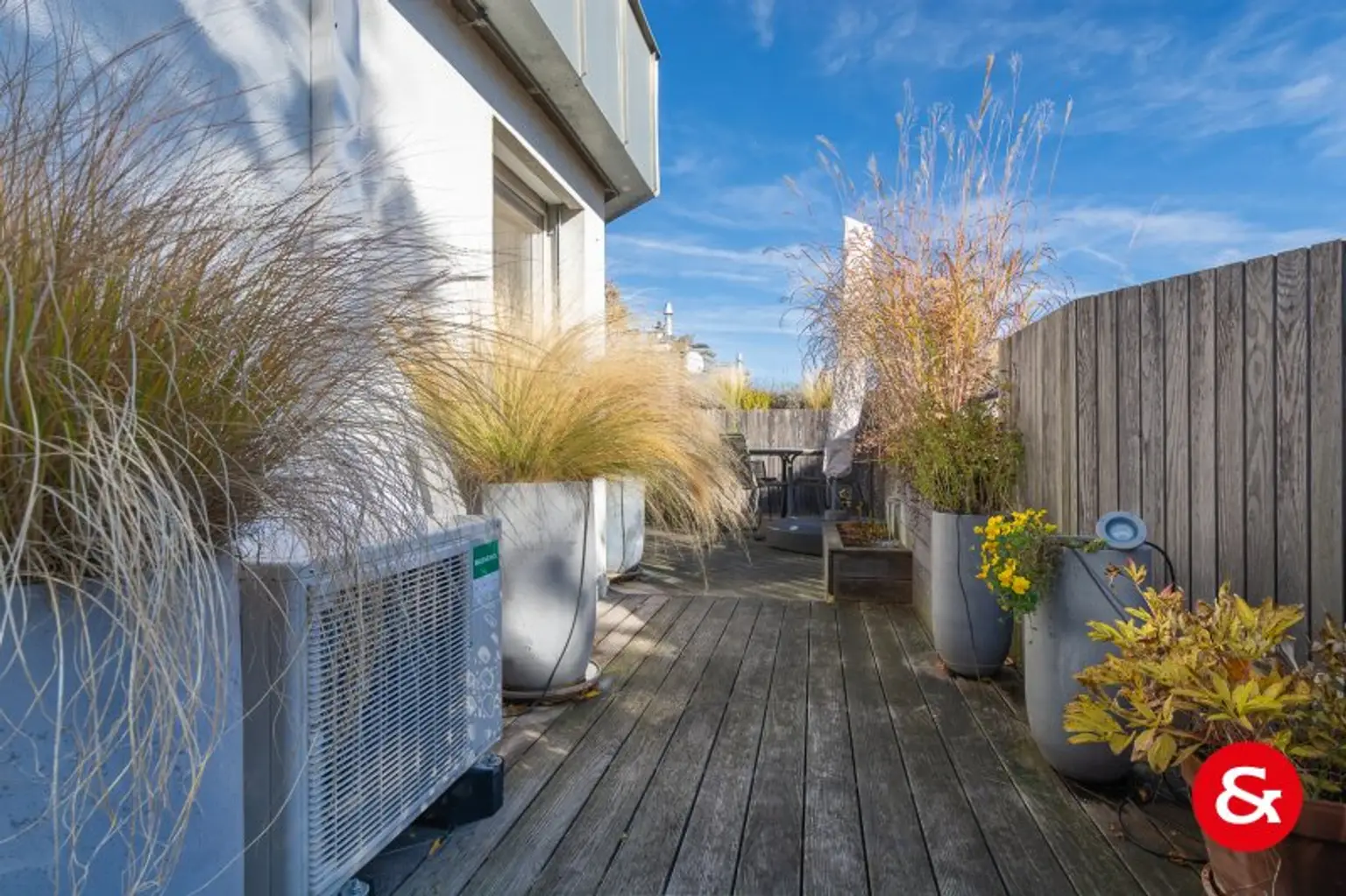 Sonnige 6-Zimmer-Terrassenwohnung mit 2 Garagenplätzen! | auch auf 2 Wohnungen teilbar!