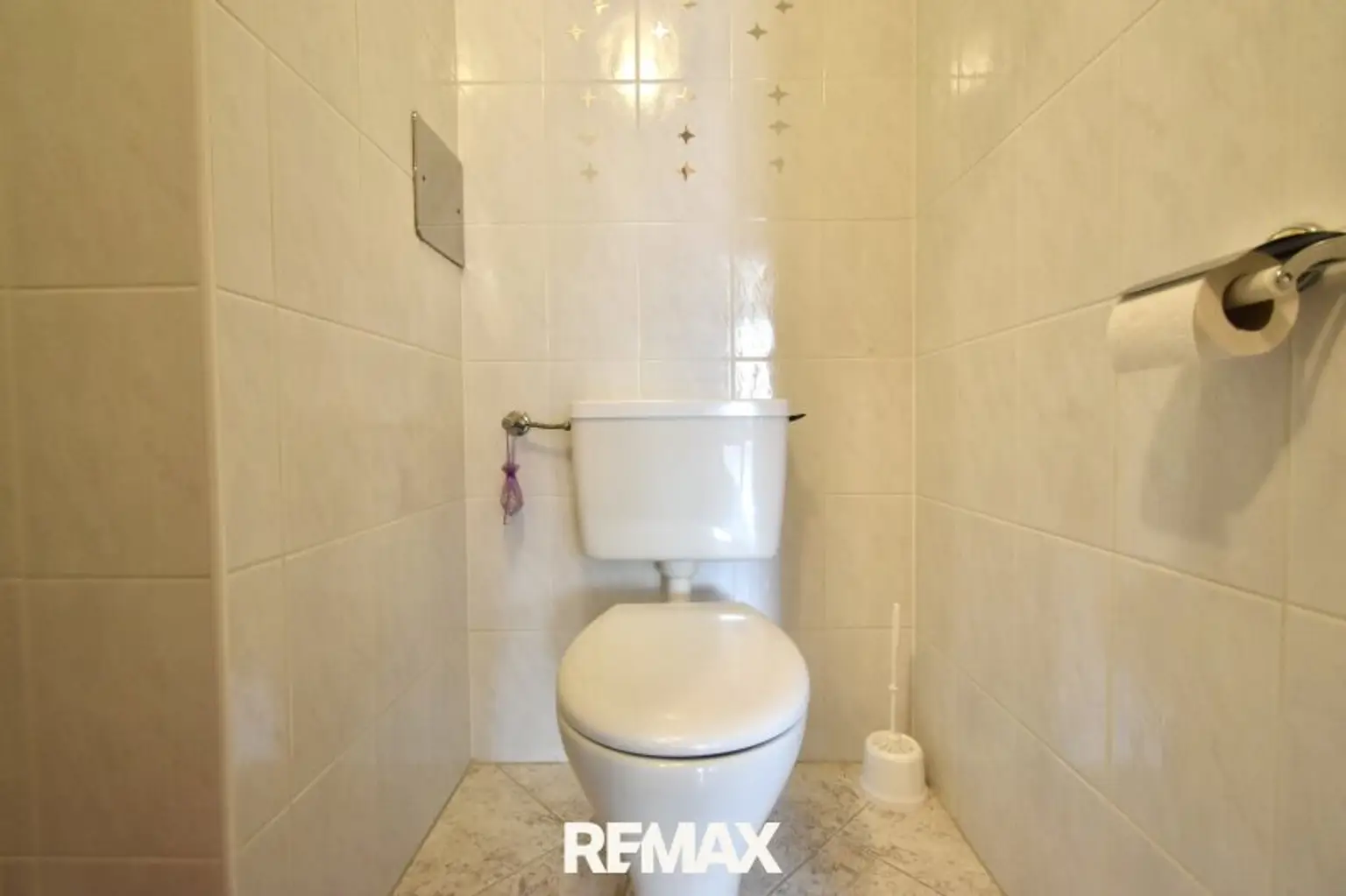 separates WC