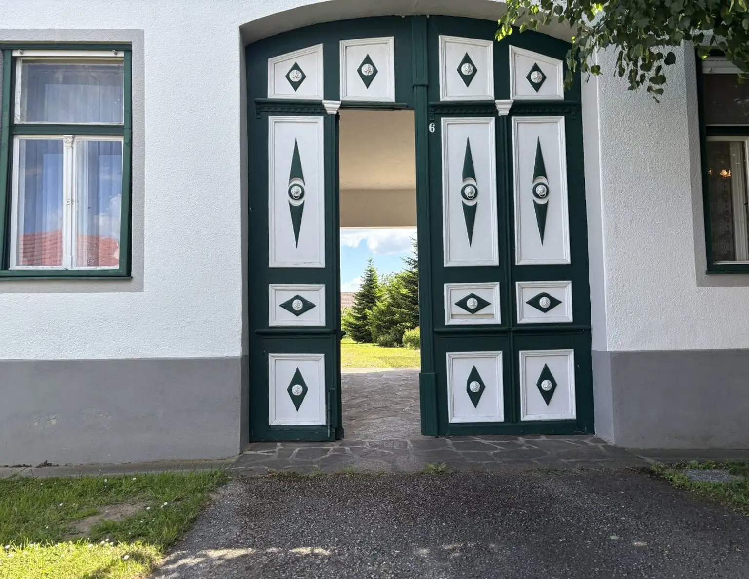Stilvoller Streckhof mit Nebengebäude im idyllischen Südburgenland