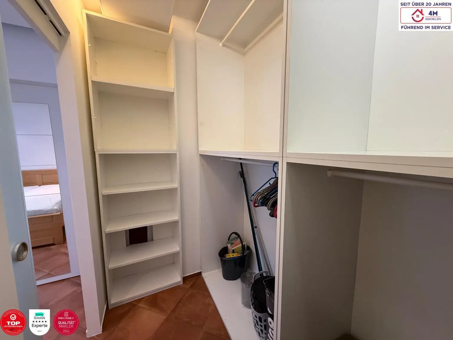 begehbarer Kleiderschrank