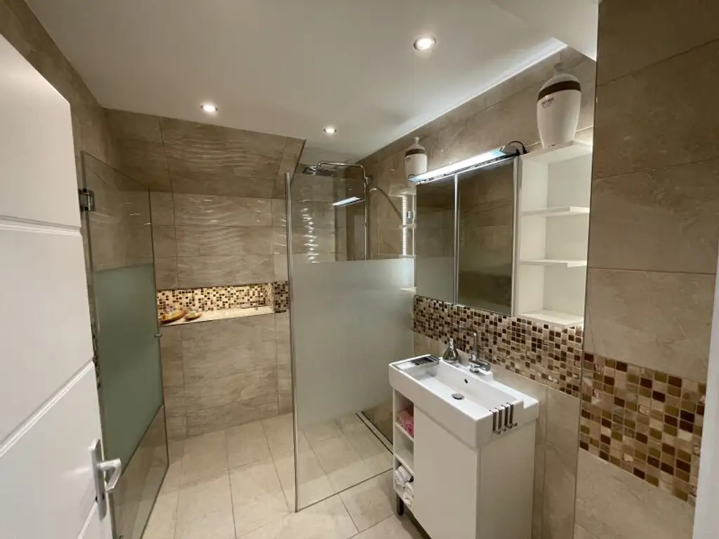 TOP-LIEGENSCHAFT MIT LUXUIÖSEM HAUS UND 2.568 m² GRUND - GRÜNRUHELAGE!