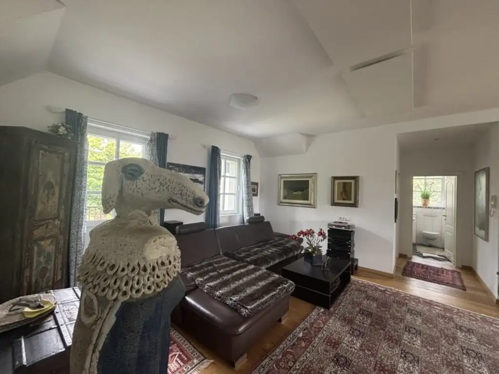 Luxus und Wohlbefinden - Traumvilla mit uneinsehbarem Garten in Grünlage