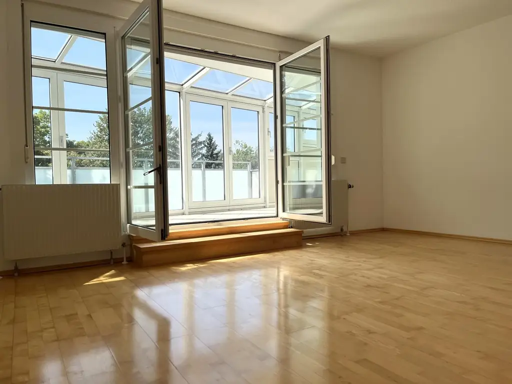 Exklusive Dachgeschosswohnung zwischen Schloss Hetzendorf und Schloss Schönbrunn