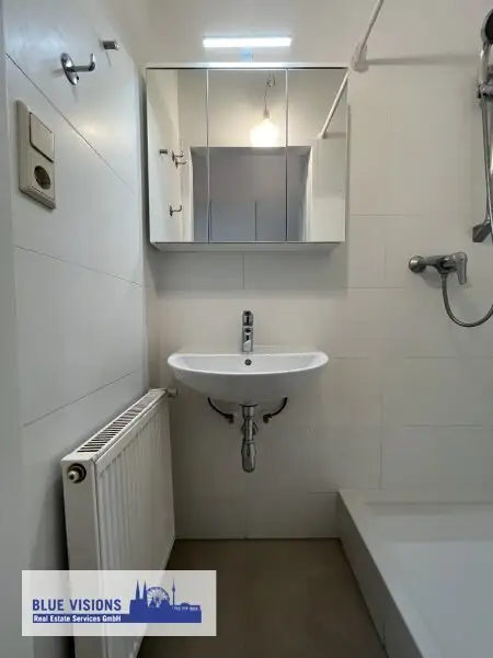 Gemütliche 2-Zimmer-Wohnung mit Mini-Balkon in 1130 Wien – Ihr neues Zuhause wartet!
