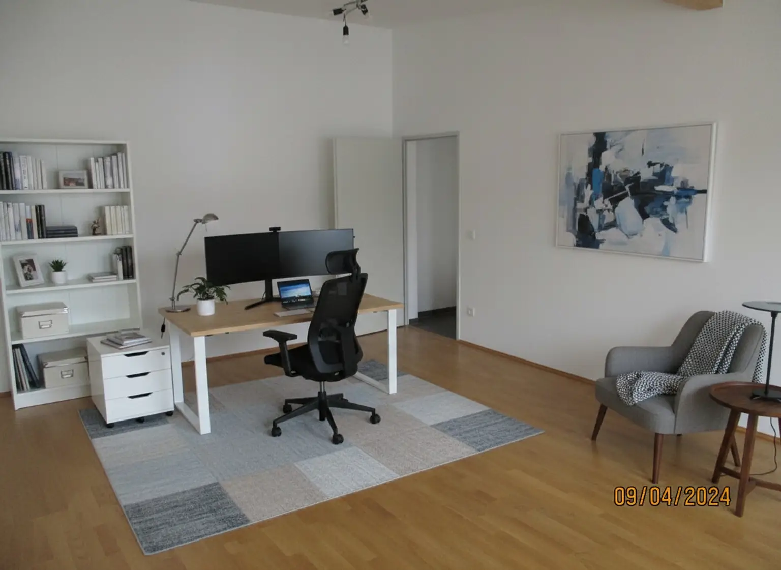 Oberes Lager: KI generierte Einfrichtigung