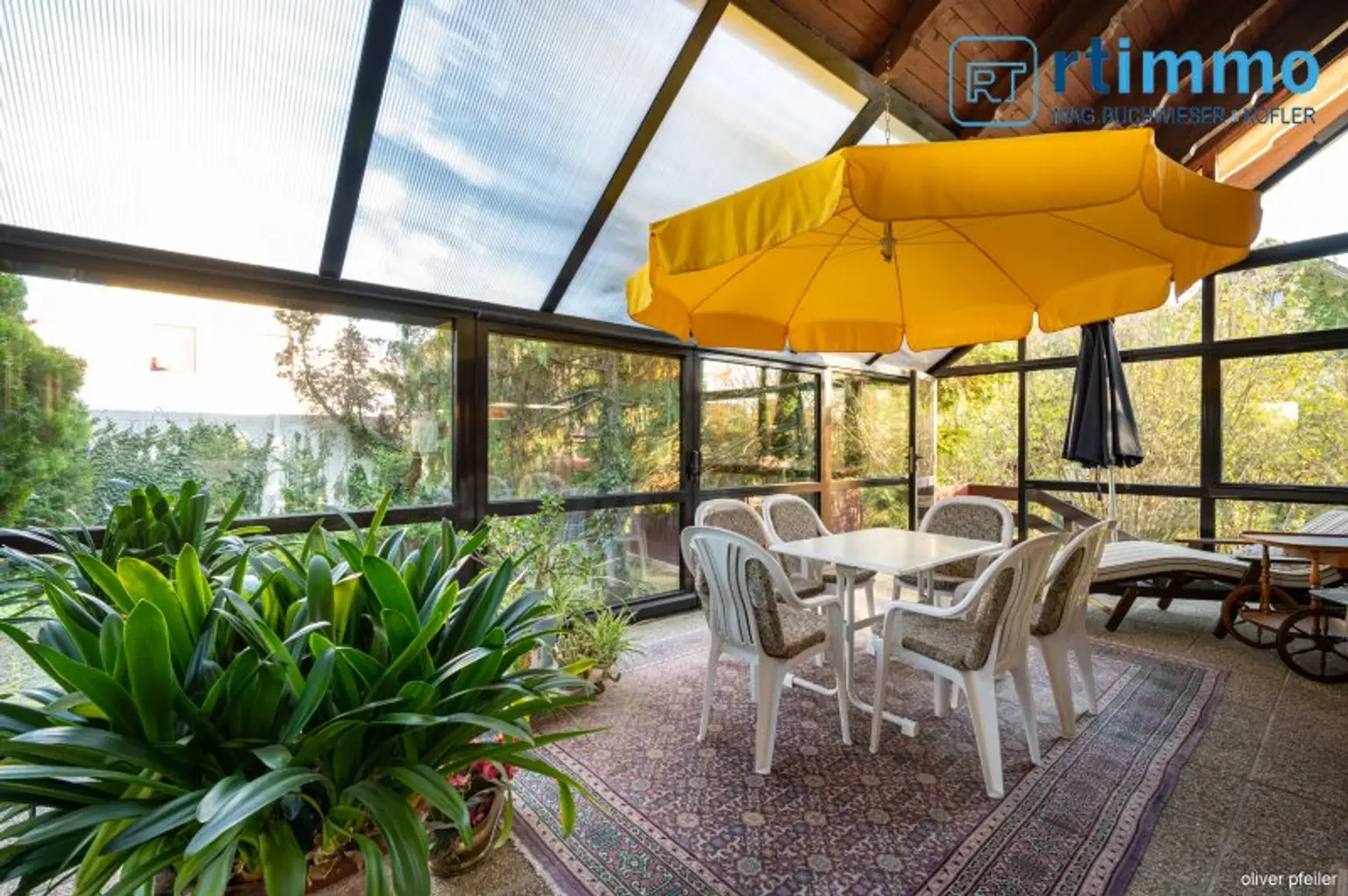 SCHÖNES FAMILIENHAUS mit Wintergarten und Garage in ruhiger Lage zu mieten!