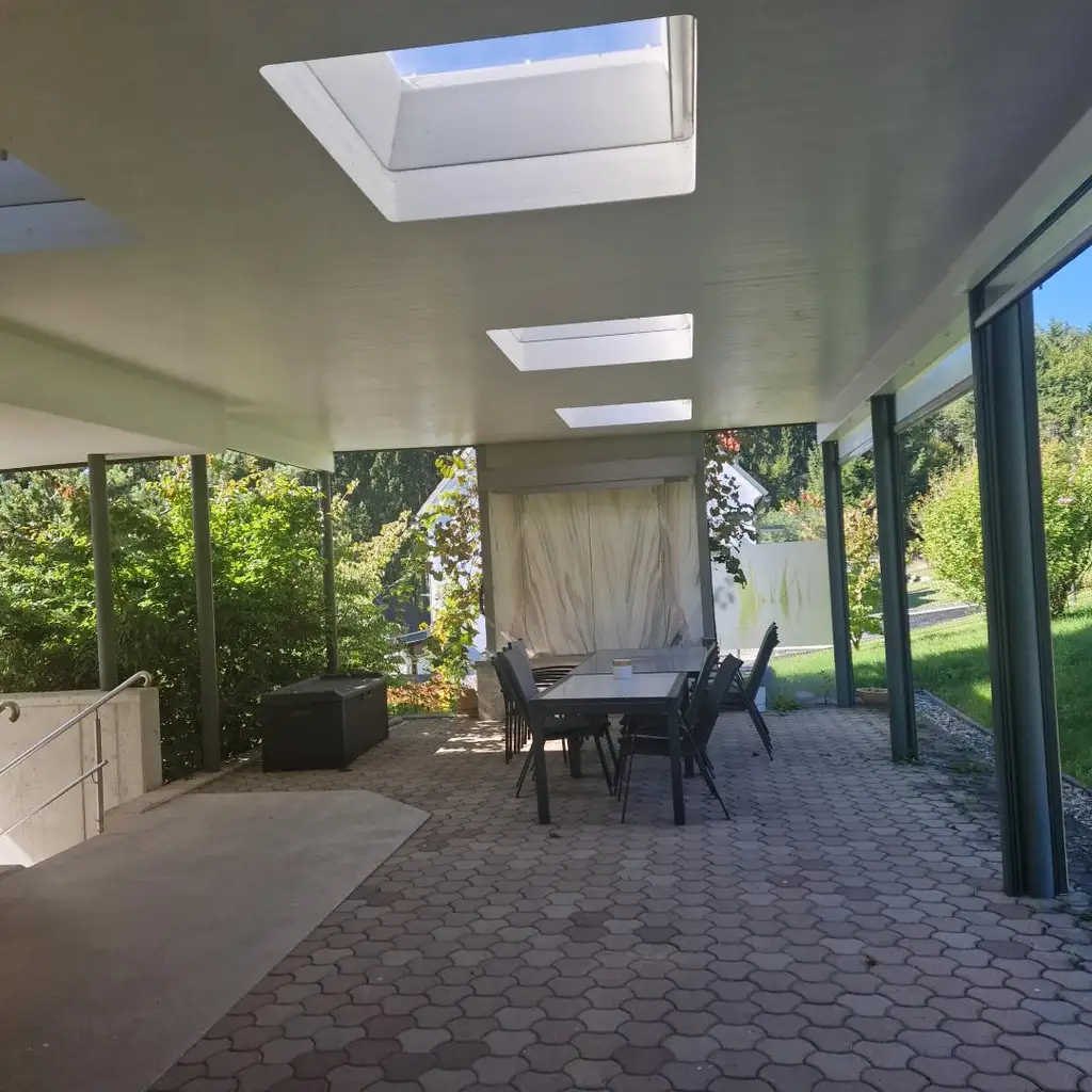 Einziehen und genießen! Sonniges Einfamilienhaus mit Doppelgarage, Terrasse uvm