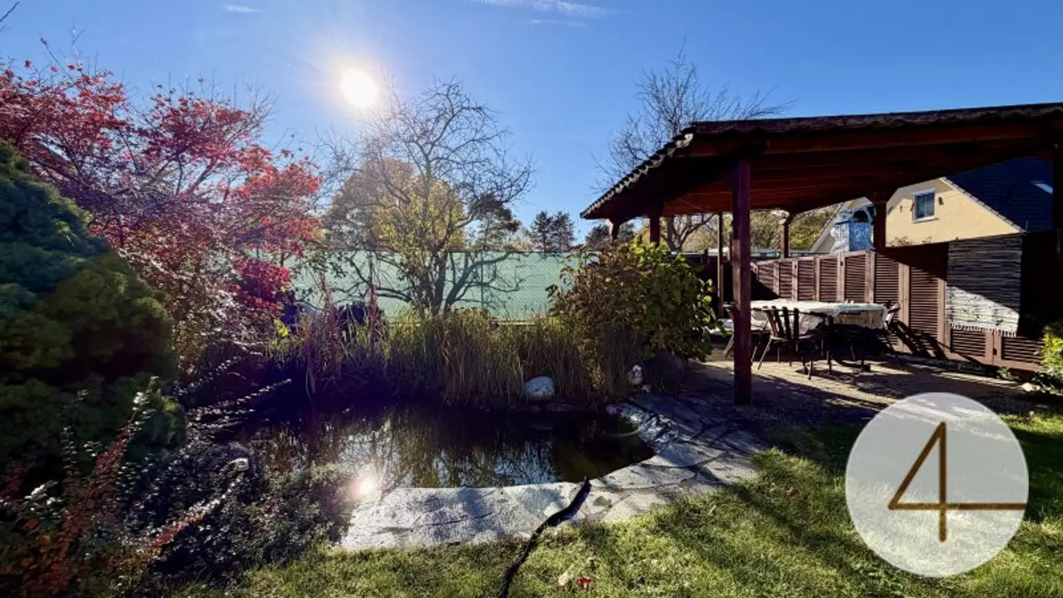 „Traumhaus mit Wintergarten Teich und Pool – Wohnen auf 727 m² in idyllischer Lage“