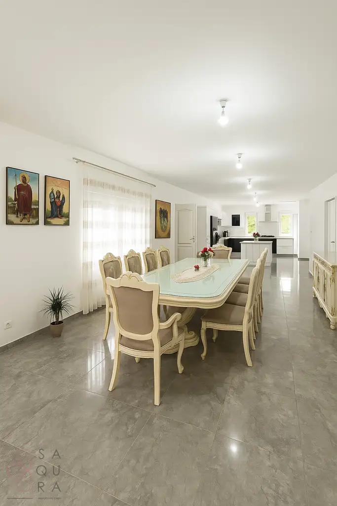 Modernes Familienhaus mit Potential in Wr. Neudorf