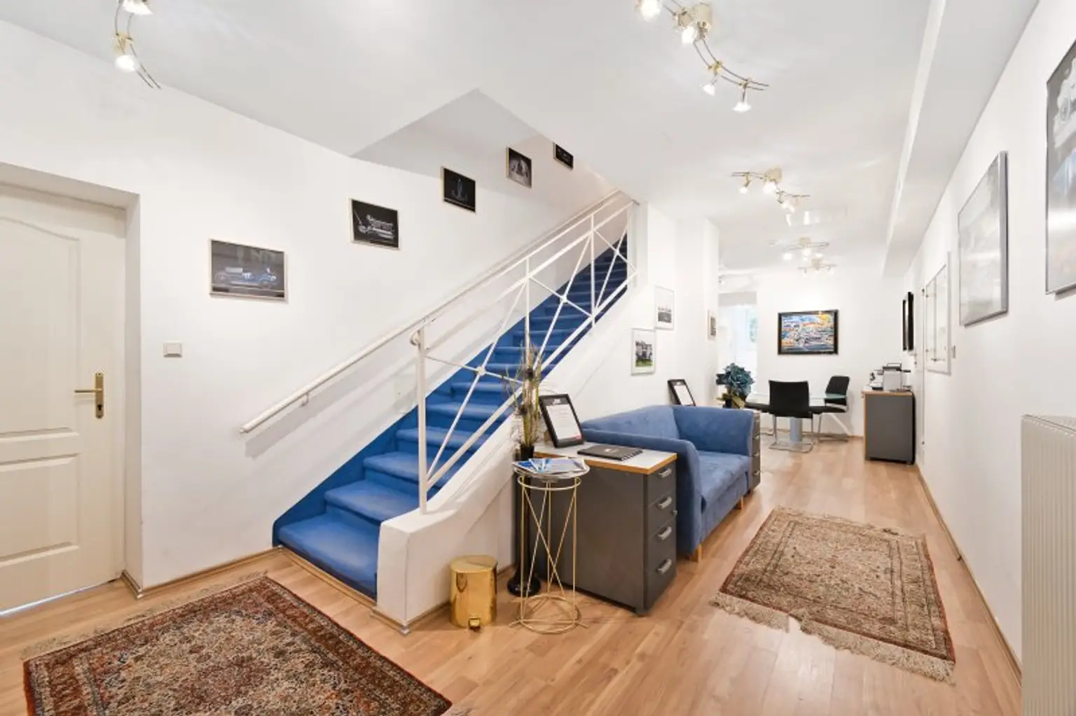 Lebensqualität mit Charakter: Wohnen und Arbeiten in einer Altbau-Villa mit grünem Rückzugsort