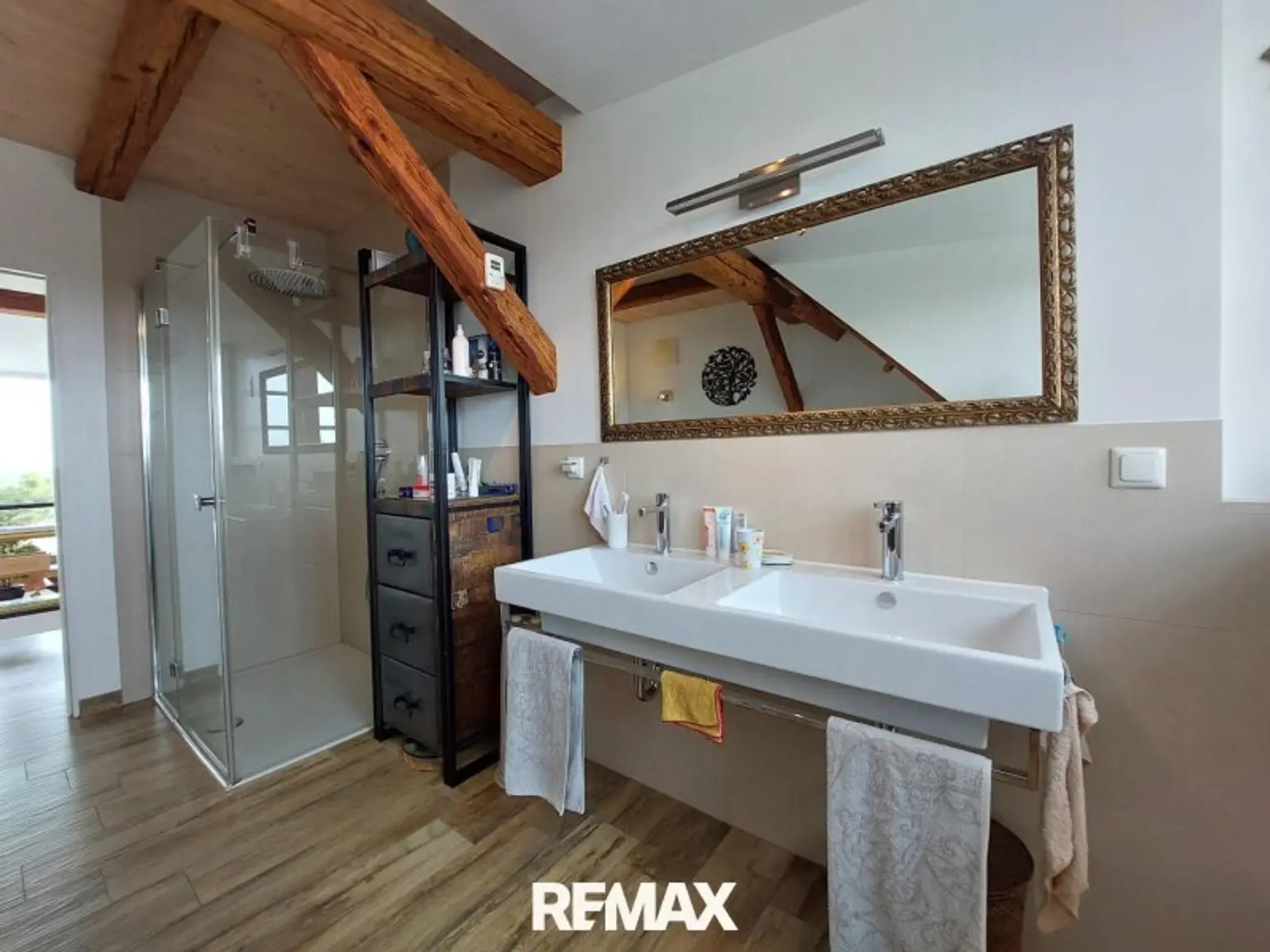 Haupthaus OG Badezimmer