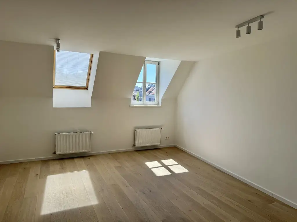 Wunderschöner Dachgeschoß zwischen Schlossquadrat und Naschmarkt