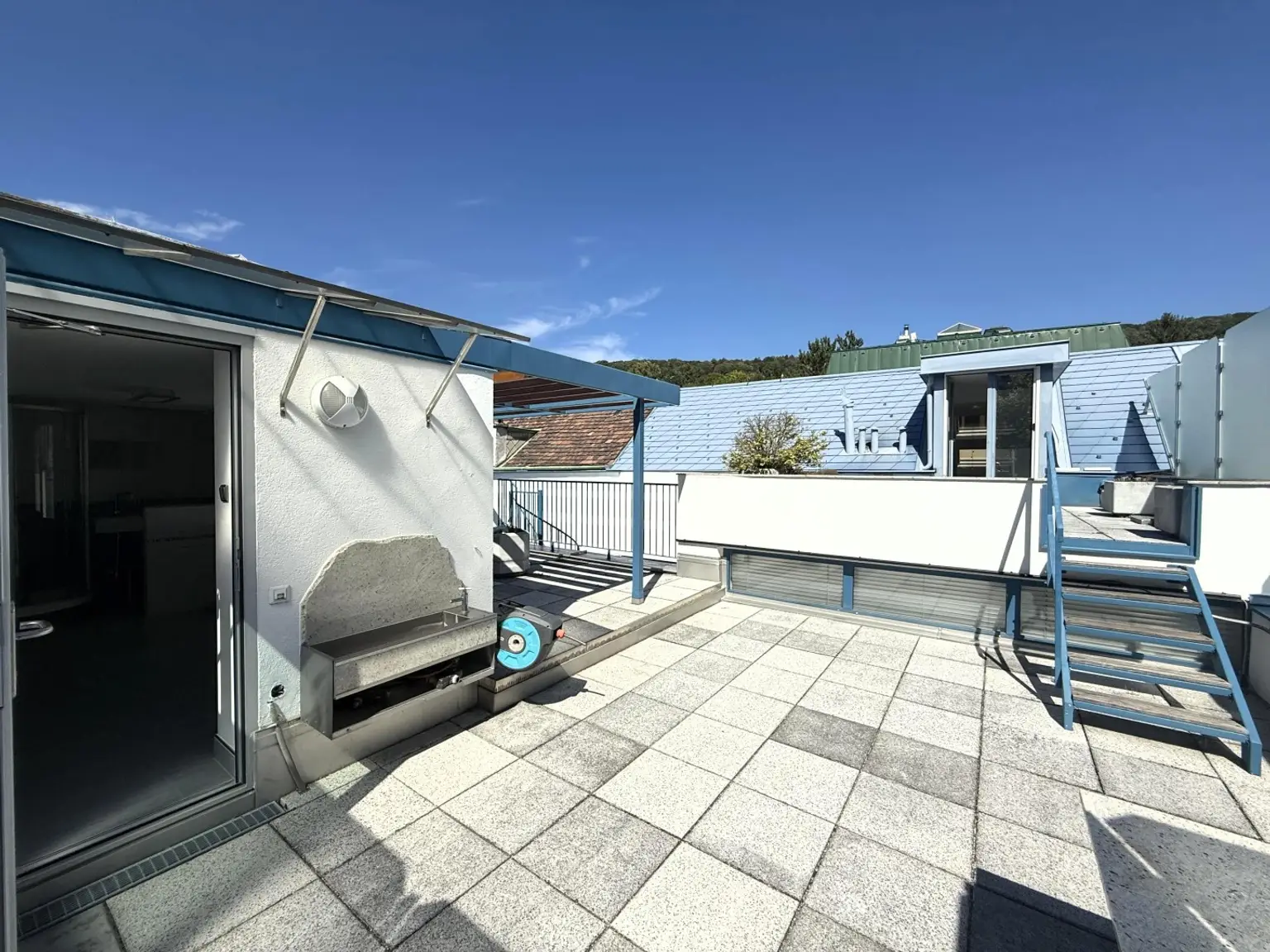 Ansprechendes Atelier, Loft, Dachterrasse inkl. PP im Neunzehnten // Attractive Studio, loft, roof terrace incl. parking in the nineteenth //