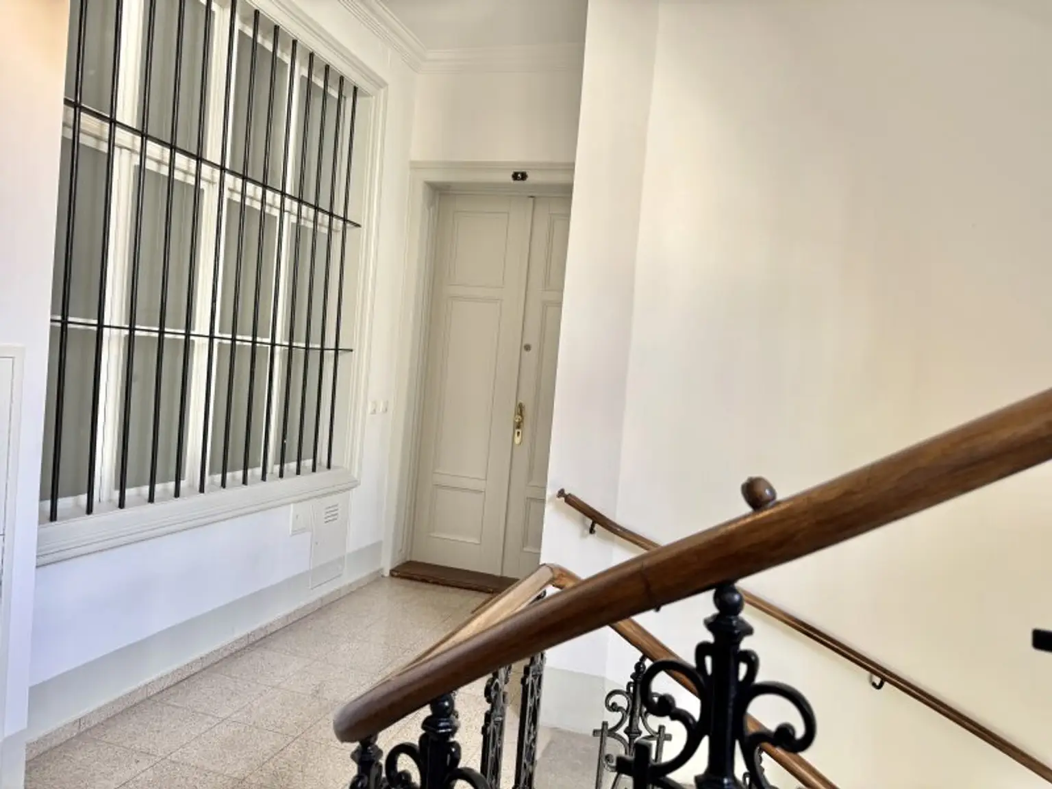 Erstbezug nach Sanierung – stilvolle 3-Zimmer-Altbauwohnung im 5. Bezirk