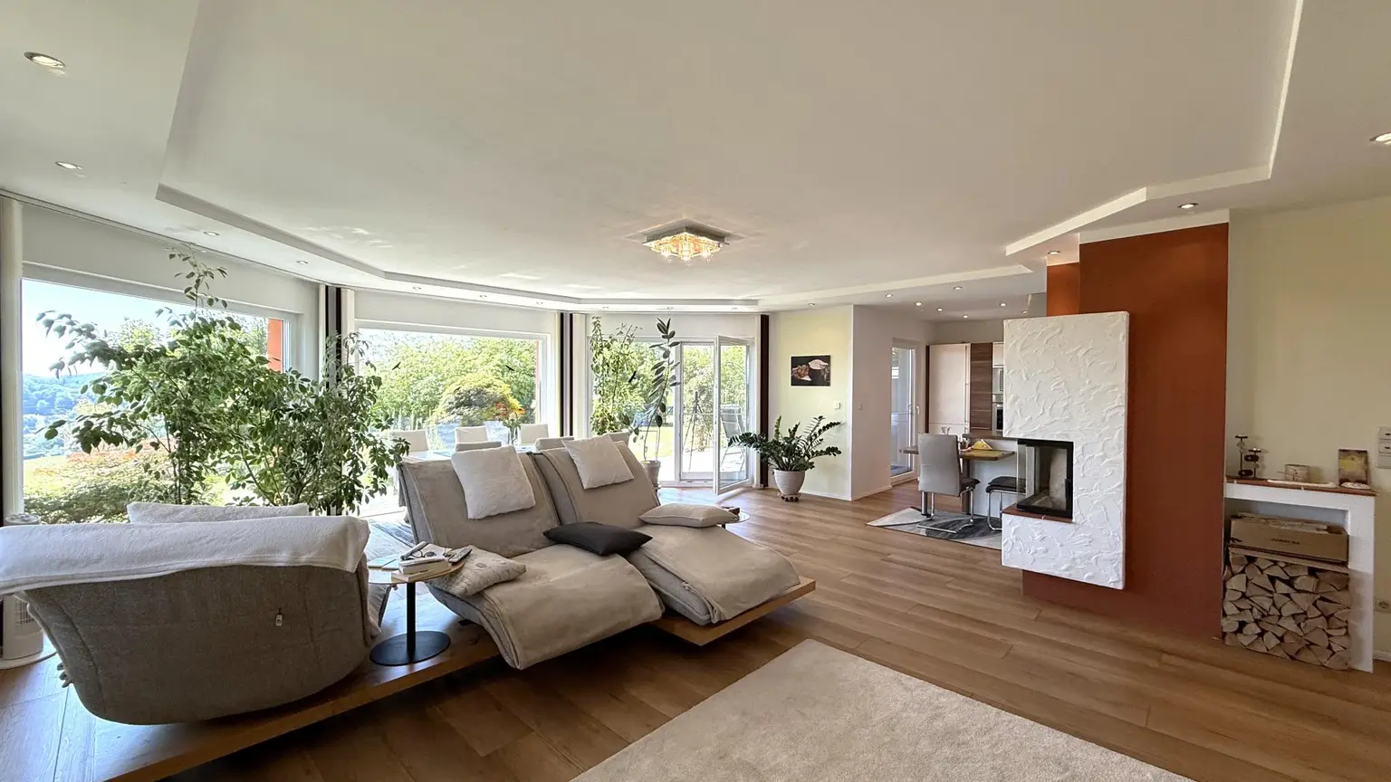 gepflegter, bezugsfertiger Bungalow mit Weitblick in sonniger Lage
