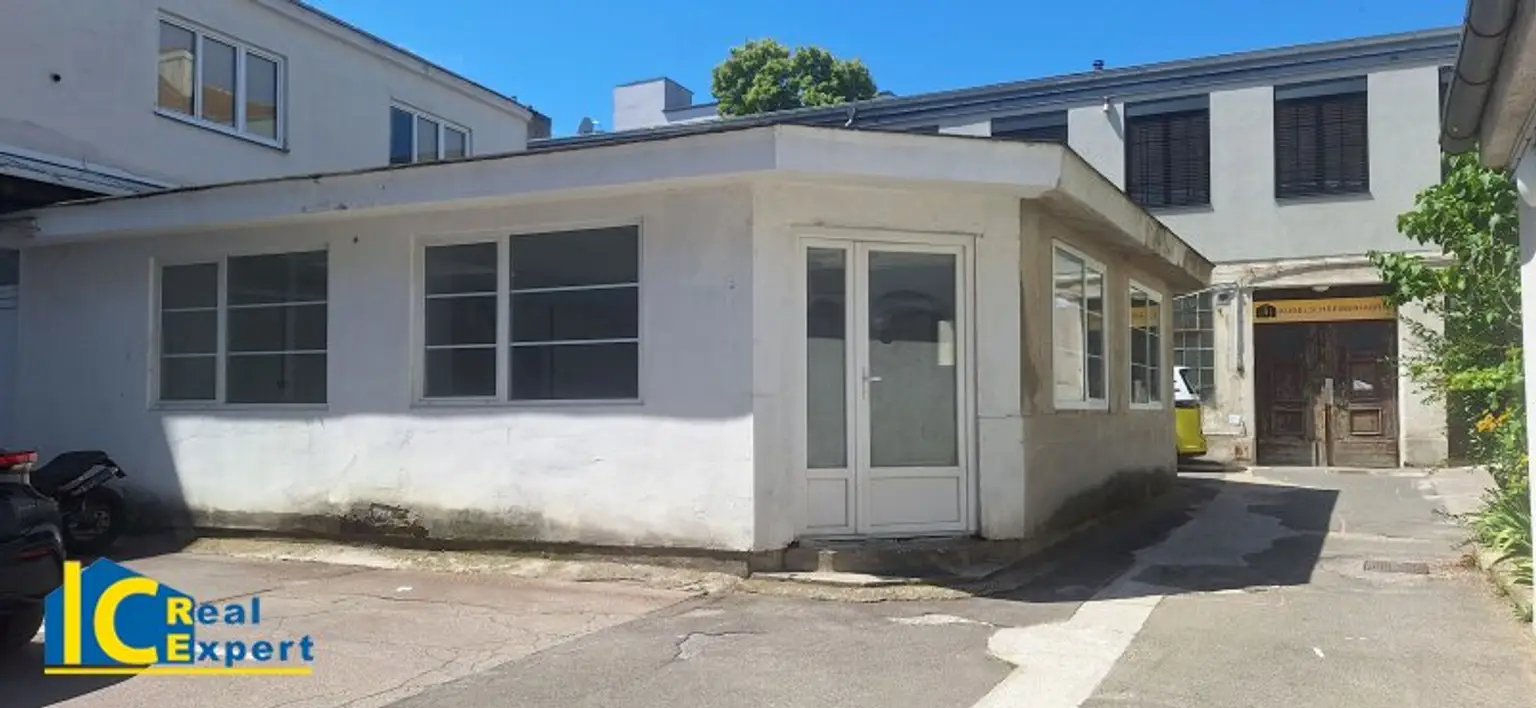 Einladendes Hofgebäude