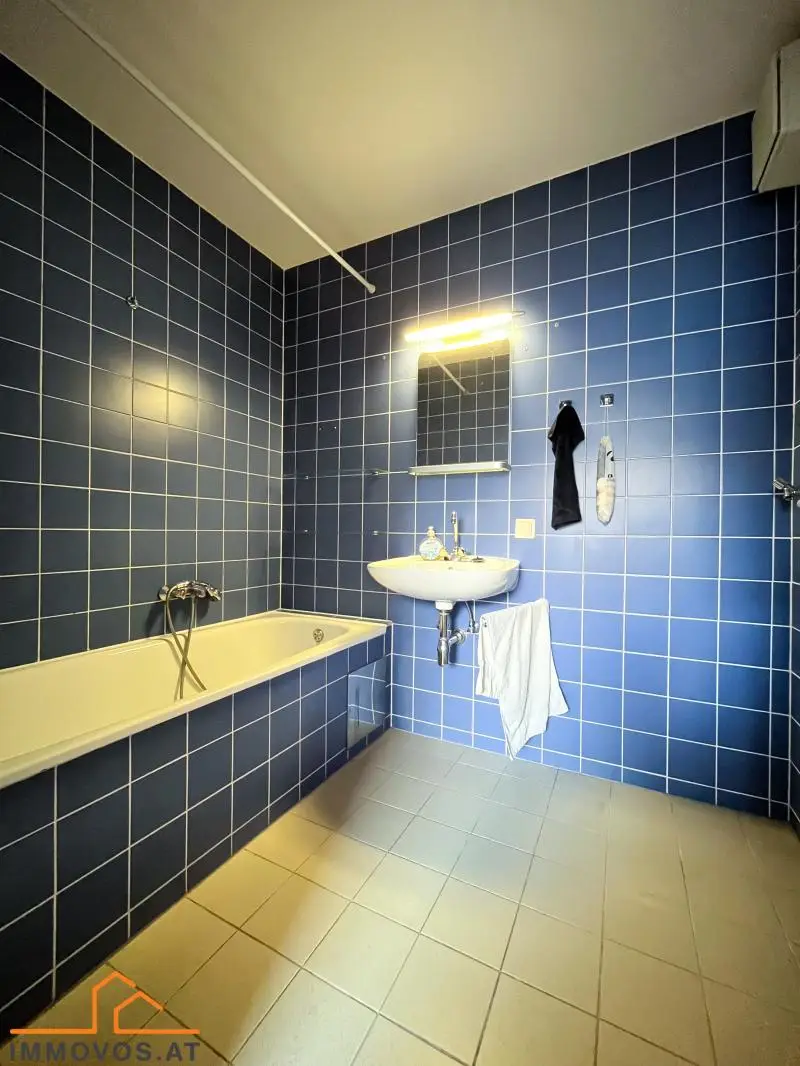 IHR NEUES ZUHAUSE IN DER STADT // KOMPAKT, PRAKTISCH UND PERFEKT ANGEBUNDEN // 1,5 ZIMMER UND GARAGENSTELLPLATZ