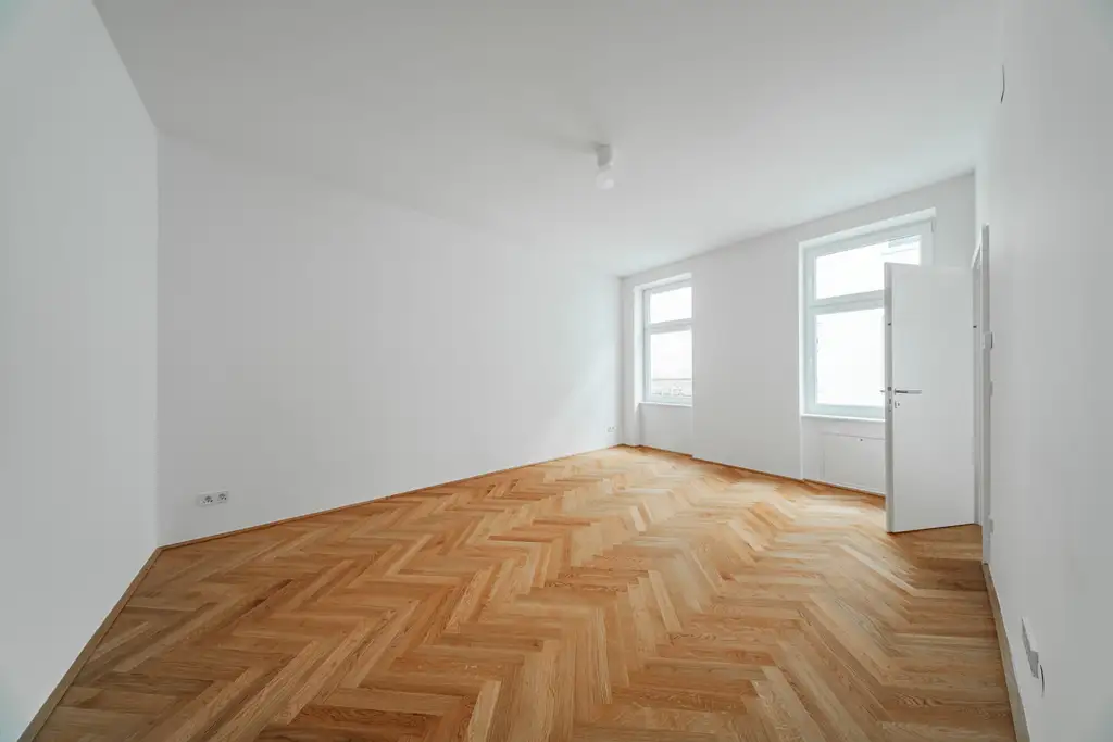 Sanierte Altbauwohnung in ruhiger Innenhoflage – hochwertiger Erstbezug mit Stil!