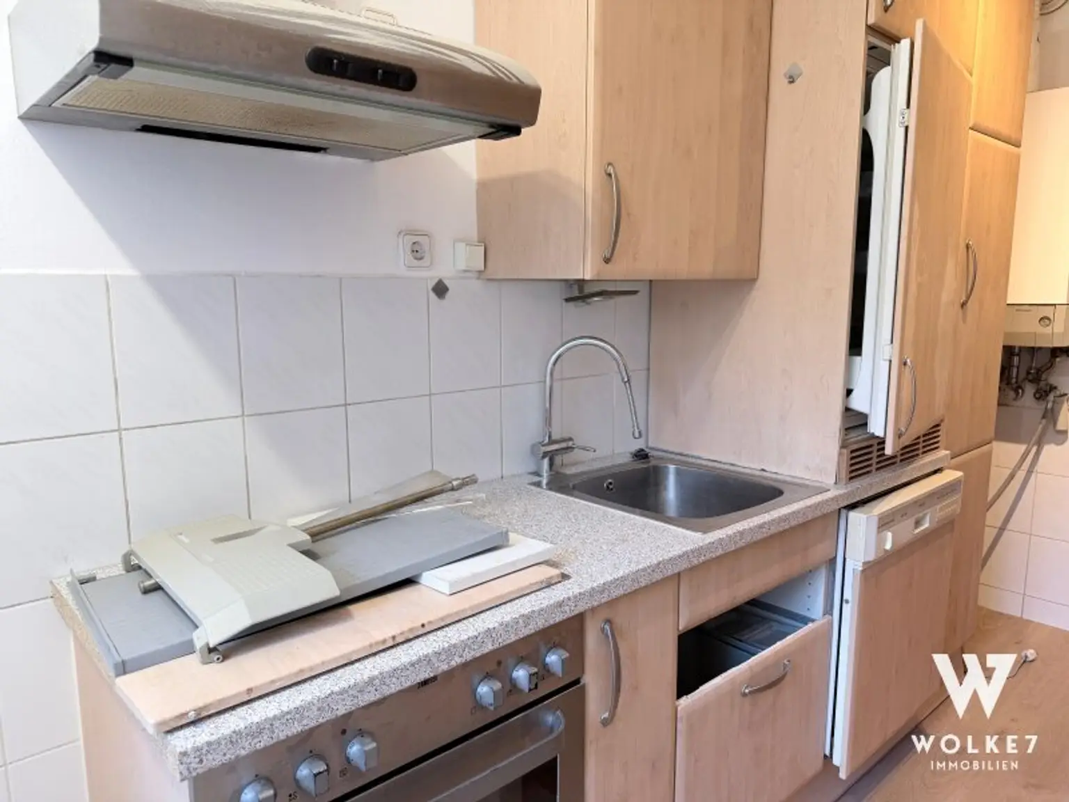 Großzügige 4,5-Zimmerwohnung mit separater Küche und Balkon in den Innenhof! | Beste Lage in 1140 Wien