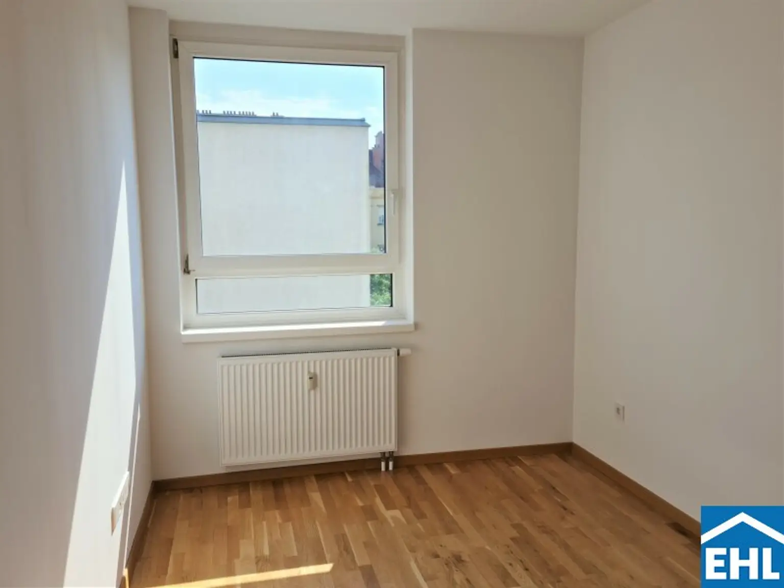Schöne 2 Zimmerwohnung bei der Millennium City!