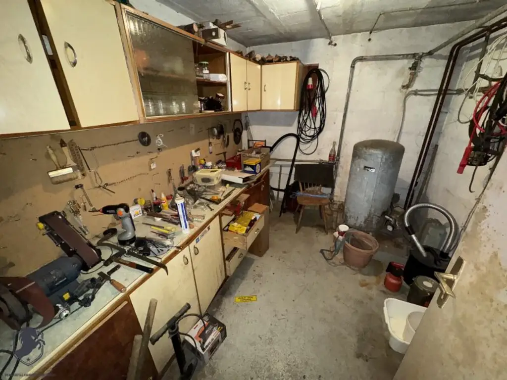 Einfamilienhaus mit Garten, Garage zu vermieten