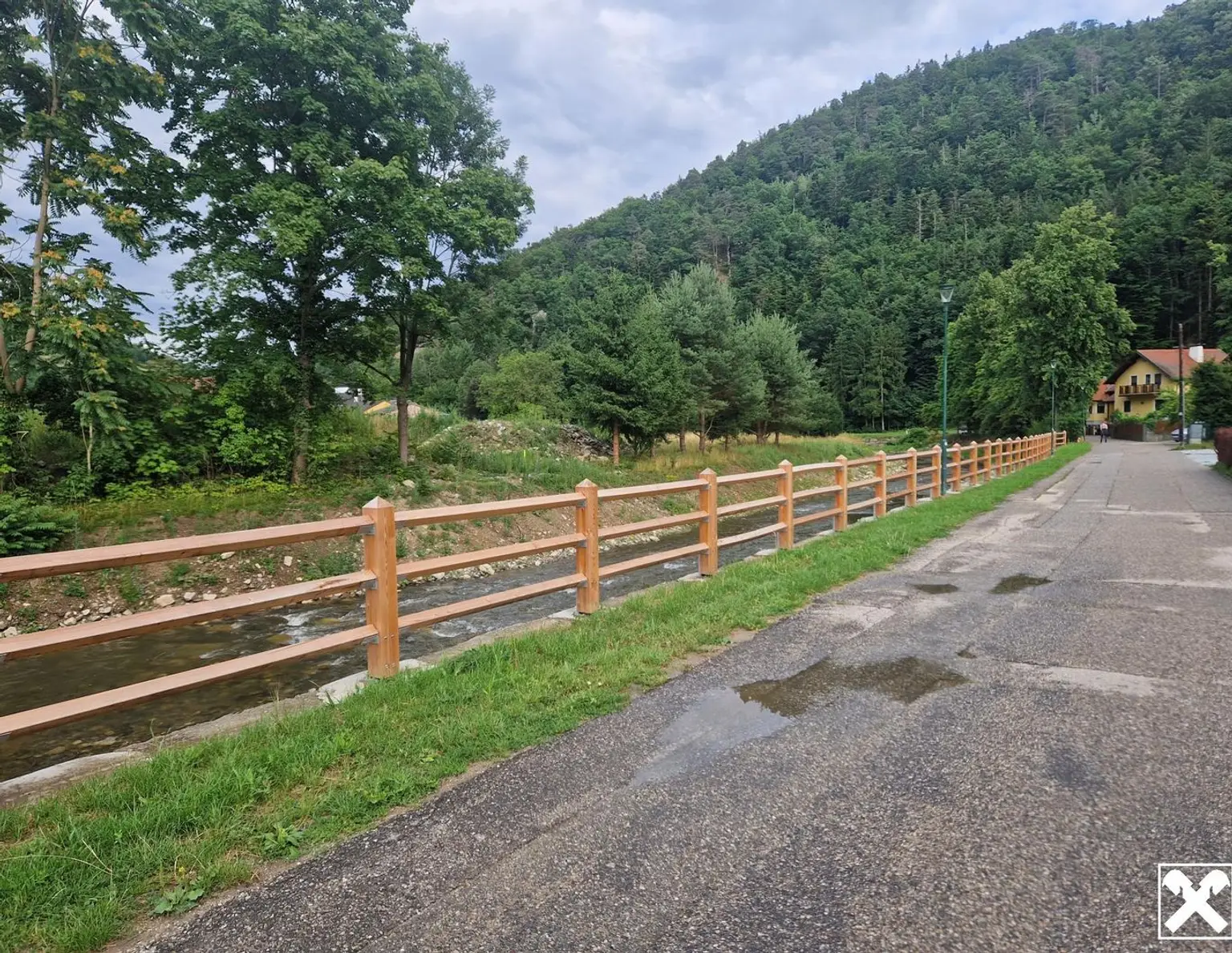 EINE SELTENE GELEGENHEIT: BAUGRUNDSTÜCK MIT EIGENEM WALD MIT HERRLICHEM AUSBLICK DIREKT AM WASSER