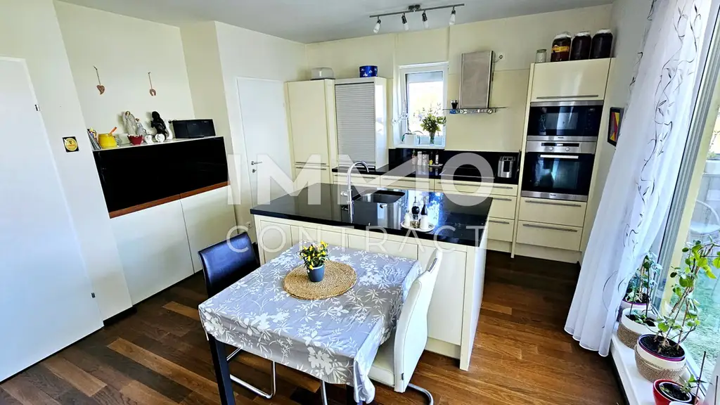 Jeden Tag Urlaubsfeeling: Exklusive 2-Zimmer-Wohnung mit großem Balkon & Seeblick
