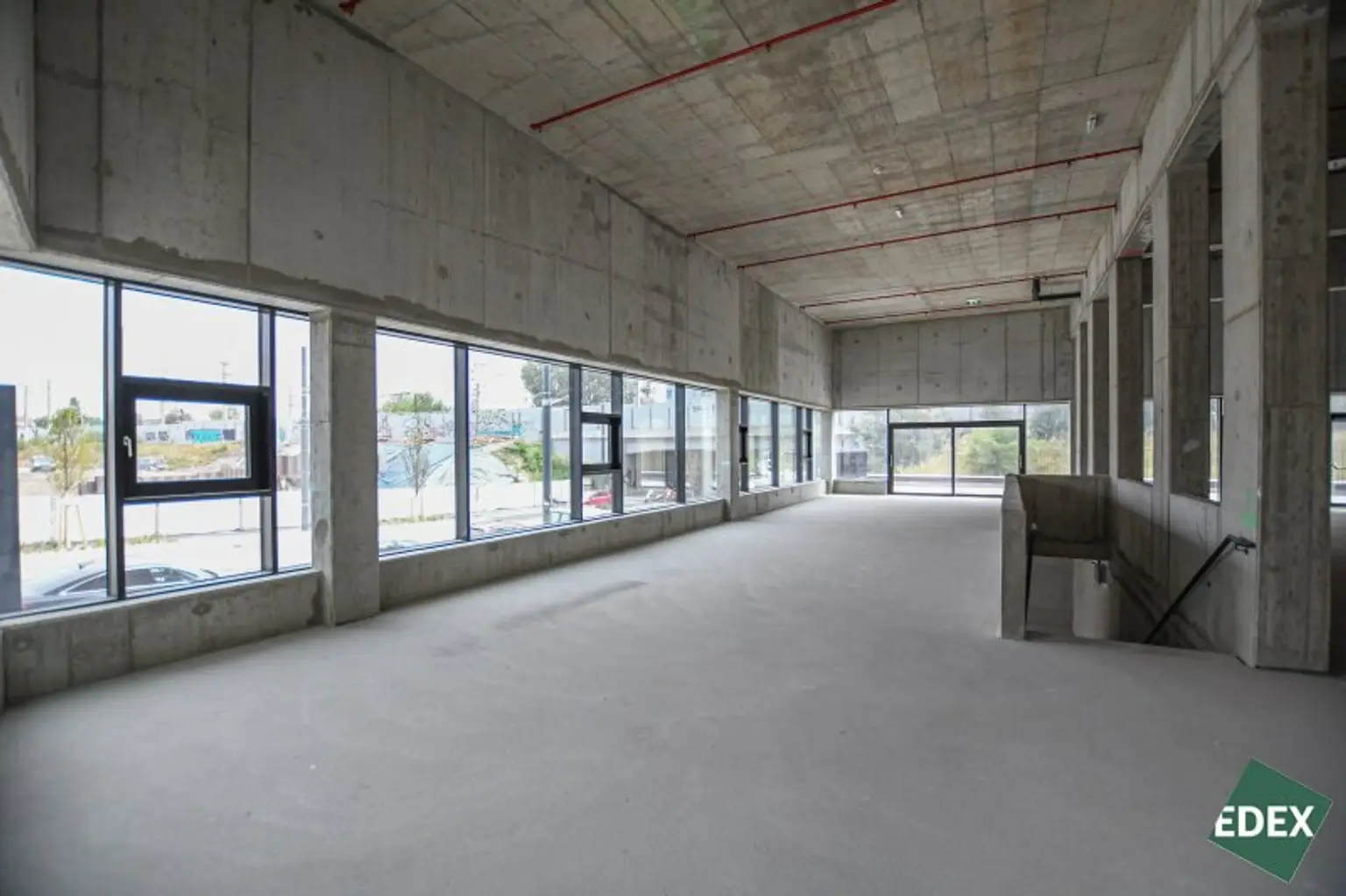 Erstbezug | Moderne Gewerbefläche mit hoher Sichtbarkeit und Terrasse auf zwei Etagen - unbefristet