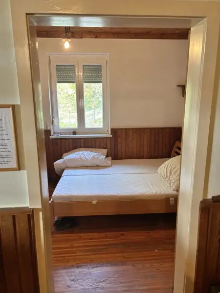 ** LEGENDE IN DER WEINIDYLLE ** D. Ehrensdorf !! Gepflegtes Haus mit ca. 245 m2 Nfl. in gediegener Ortsrandlage - Hauptwohnsitz möglich !!