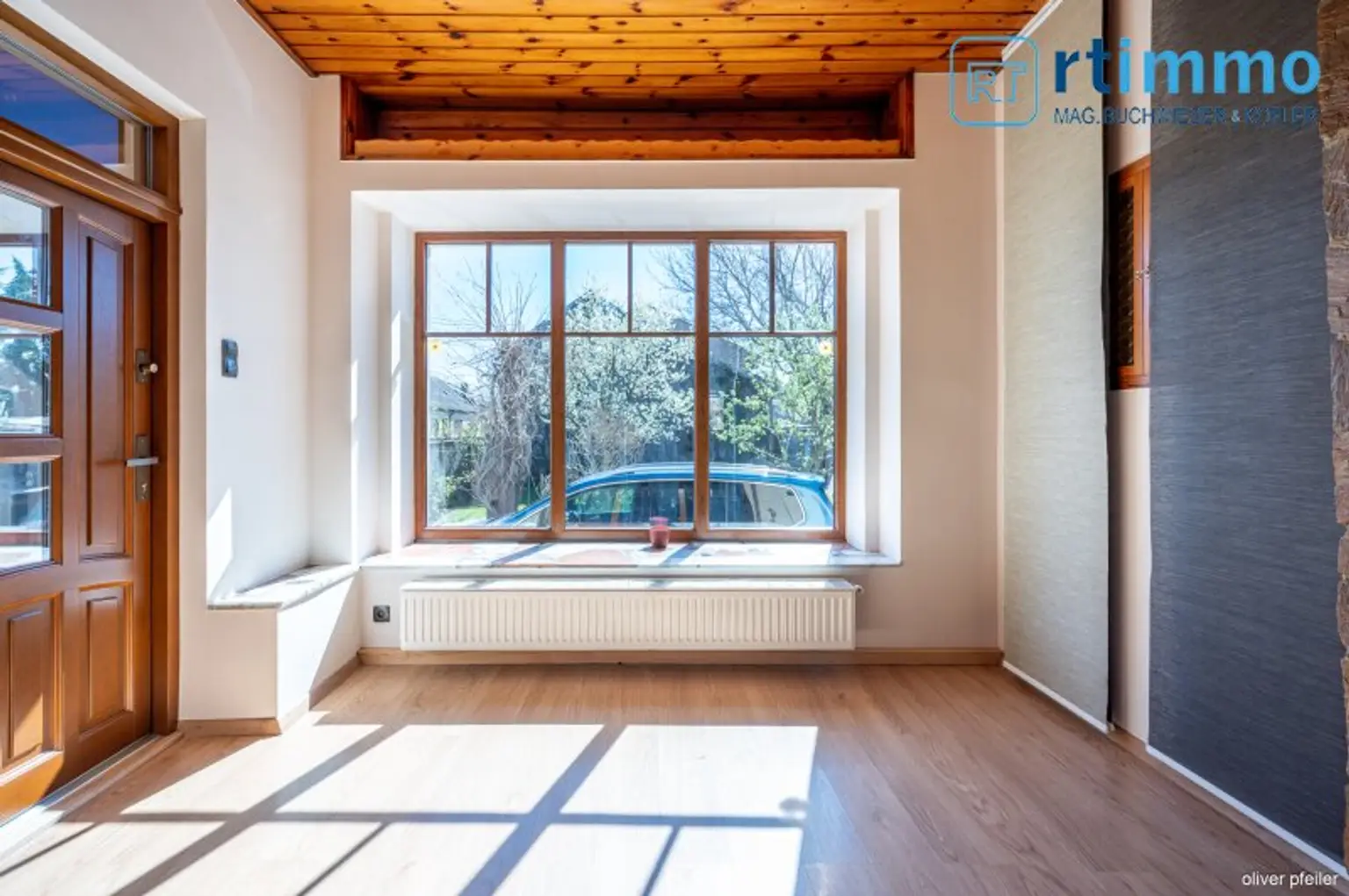 IHR FAMILIENDOMIZIL: KLIMATISIERTE GERÄUMIGE STADTVILLA MIT SCHÖNEM GARTEN, NEBENGEBÄUDEN UND SPIELPLATZ