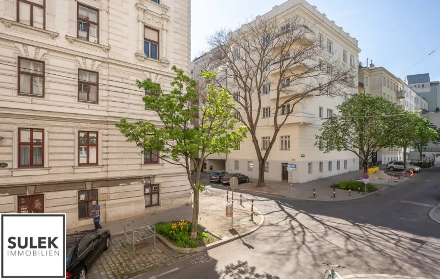 ab 1.11.2025: möblierte 2-Zimmer-Altbau-Wohnung (furnited one bedroom apartment) in zentraler & ruhiger Lage