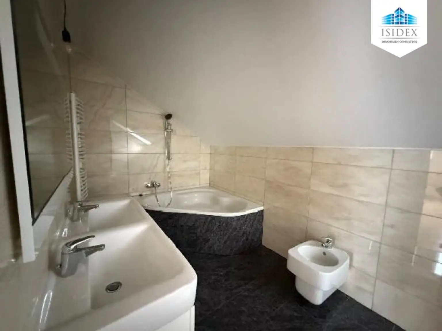 Dachgeschosswohnung im Herzen der Kurstadt Baden