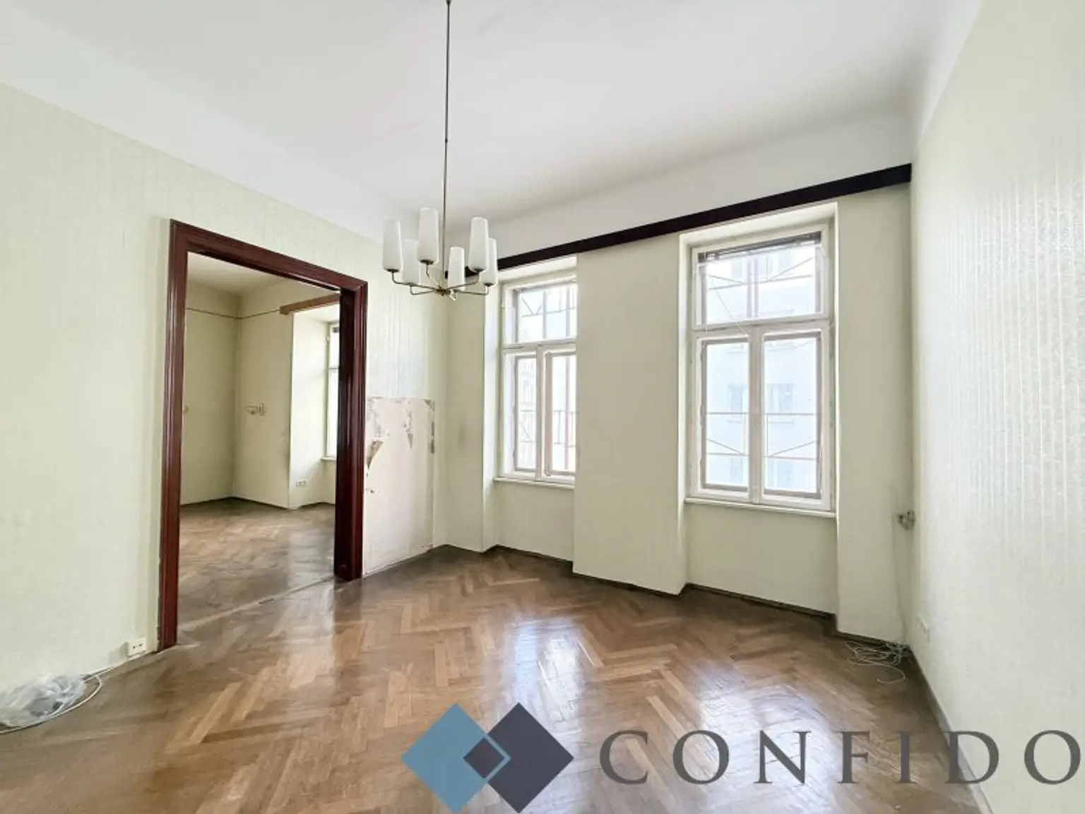 Sanieren nach eigene Vorstellungen - 3 Zimmer Altbauwohnung in der Kaiserstraße!