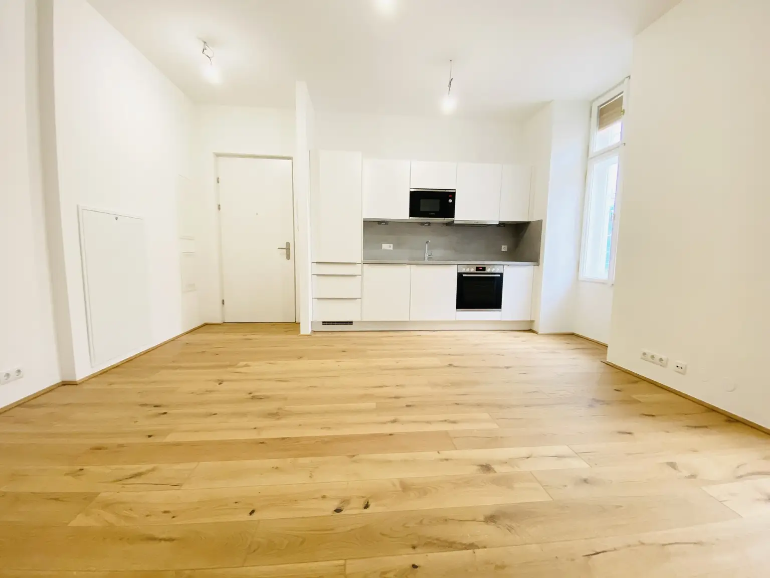 Erstbezug nach Sanierung - charmanter Altbau
Arbeiten&Wohnen
