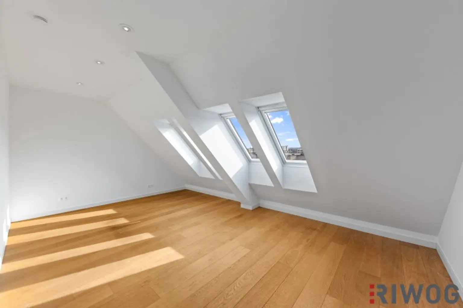 Moderne 3-Zimmer DG-Wohnung zwei Außenflächen und Traumausblick