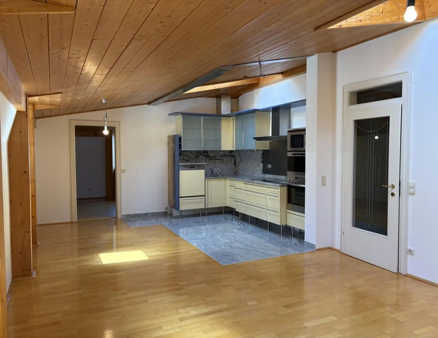 Gemütliche Dachgeschosswohnung an der Esplanade in Gmunden