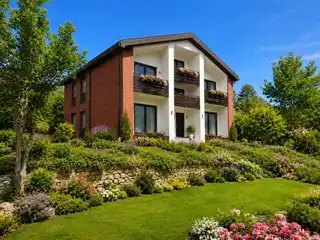 Haus_mit_möglichem_Garten_und_Fernblick