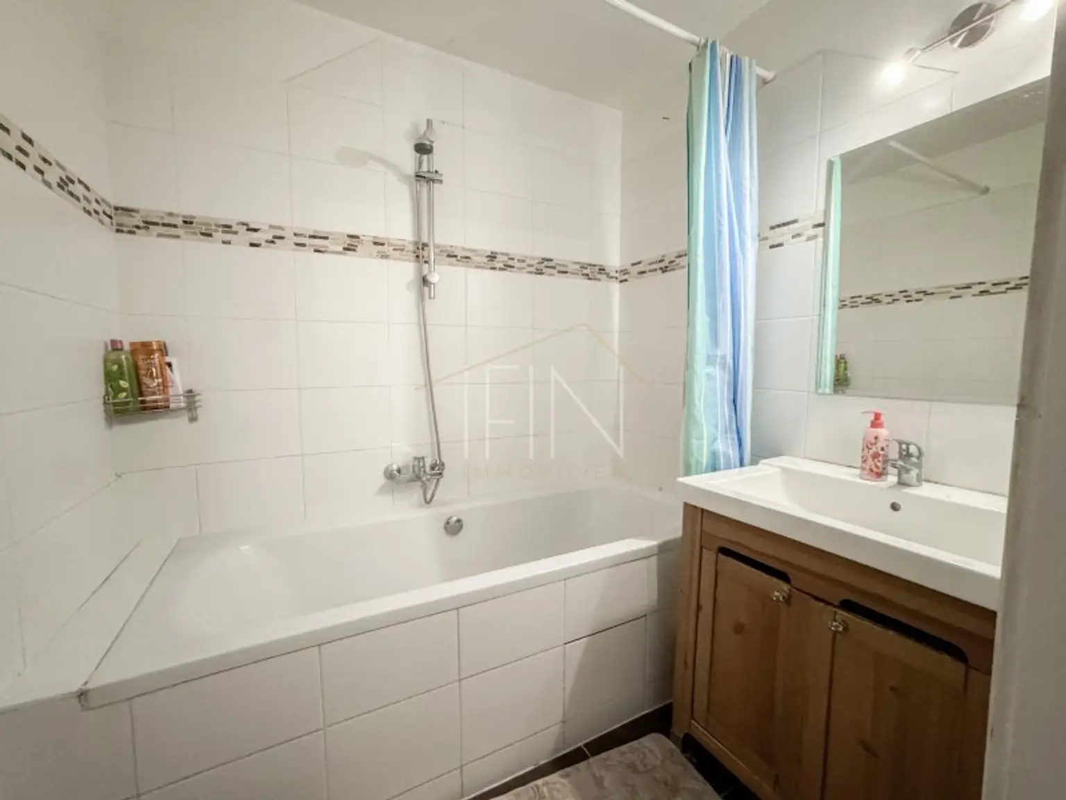 Zentral-gelegene 2-Zimmer-Wohnung mit Garagenplatz