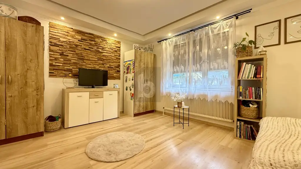 IN TOP RUHELAGE MIT VOLLKELLER UND MODERNISIERTEM WOHNRAUM