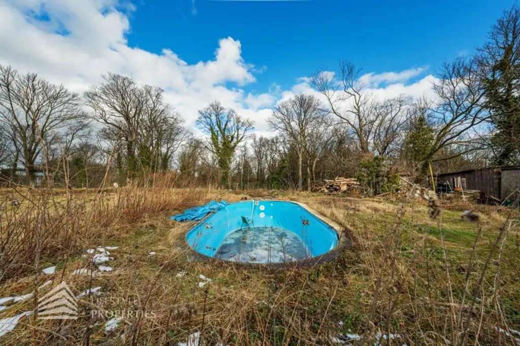 Exklusives Baugrundstück in einzigartiger Lage mit Einreichplanung!