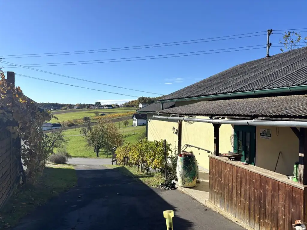 ** LEGENDE IN DER WEINIDYLLE ** D. Ehrensdorf !! Gepflegtes Haus mit ca. 245 m2 Nfl. in gediegener Ortsrandlage - Hauptwohnsitz möglich !!