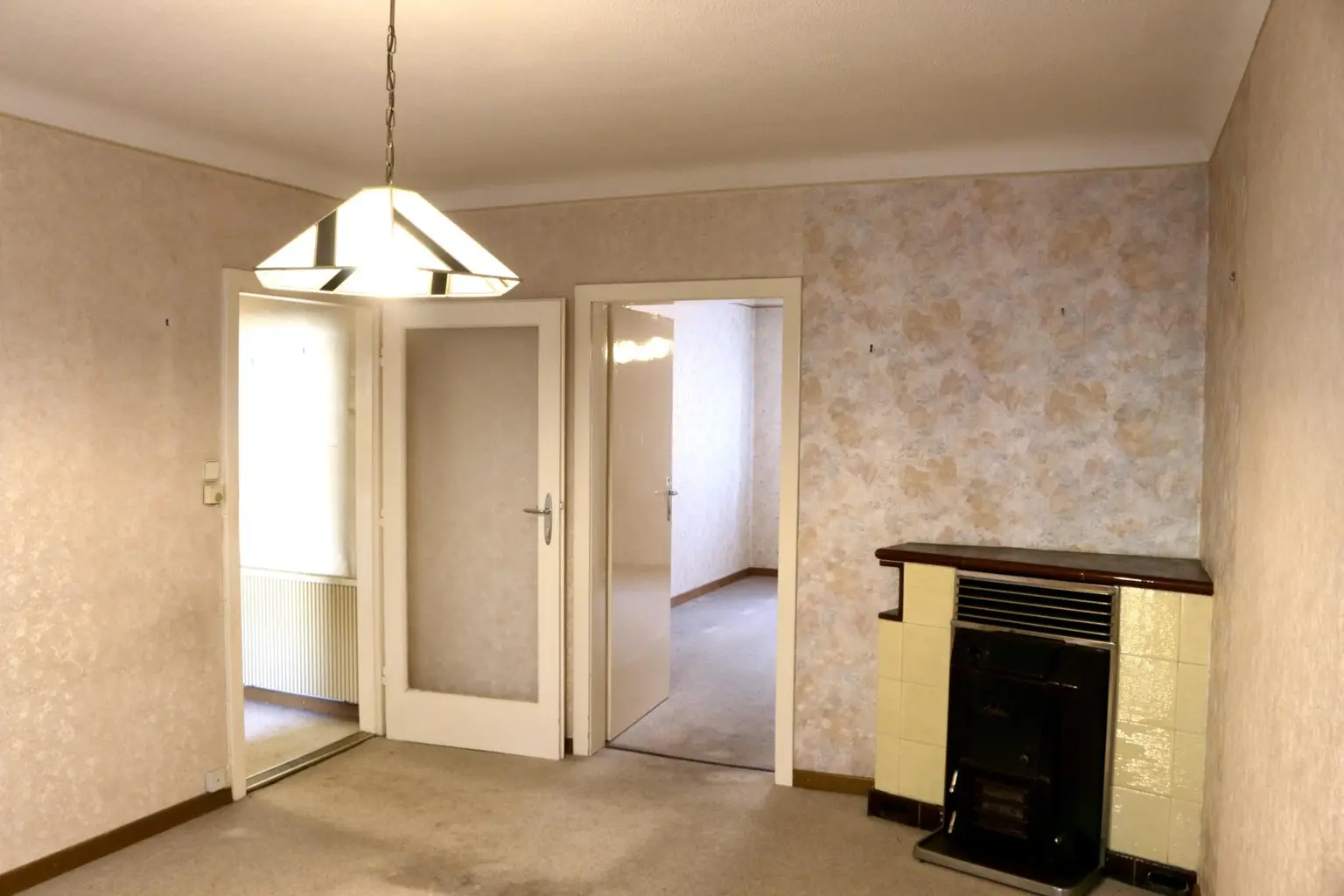 "2 Zimmer Renovierungsjuwel!"